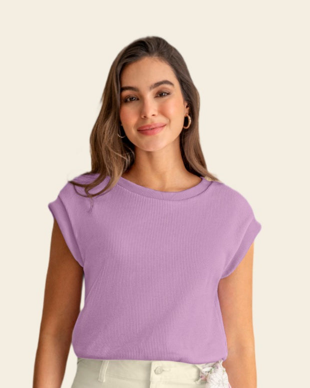 Camiseta con textura y manga rodada