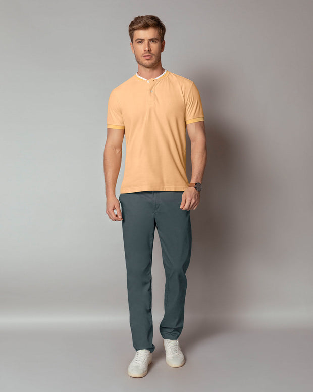Pantalón bota recta en drill de tacto suave stretch