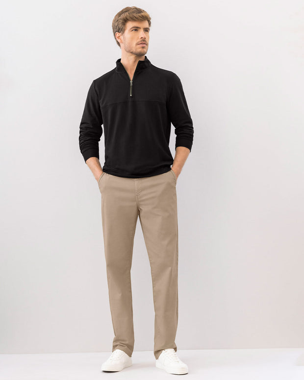 Pantalón bota recta en drill de tacto suave stretch