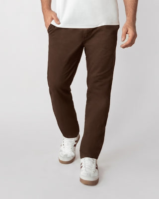Pantalón Texas silueta semiajustada#color_823-cafe-oscuro