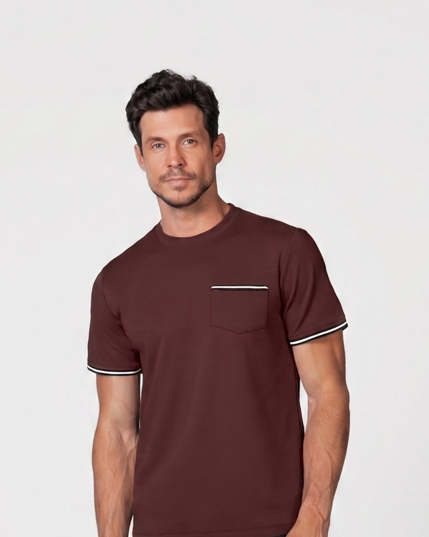 Camiseta con detalle tejido en bolsillo y mangas