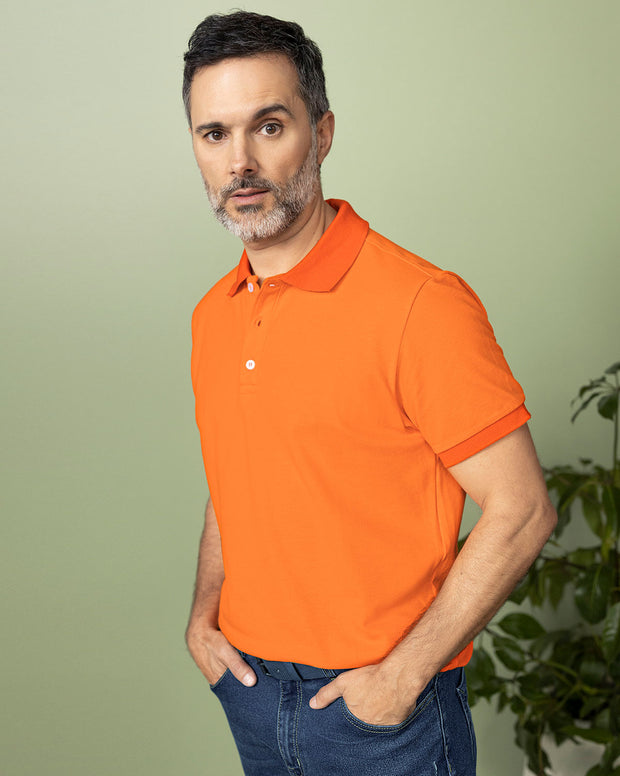Camiseta tipo polo con bordado en frente
