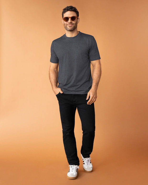 Camiseta manga corta con logo bordado en frente