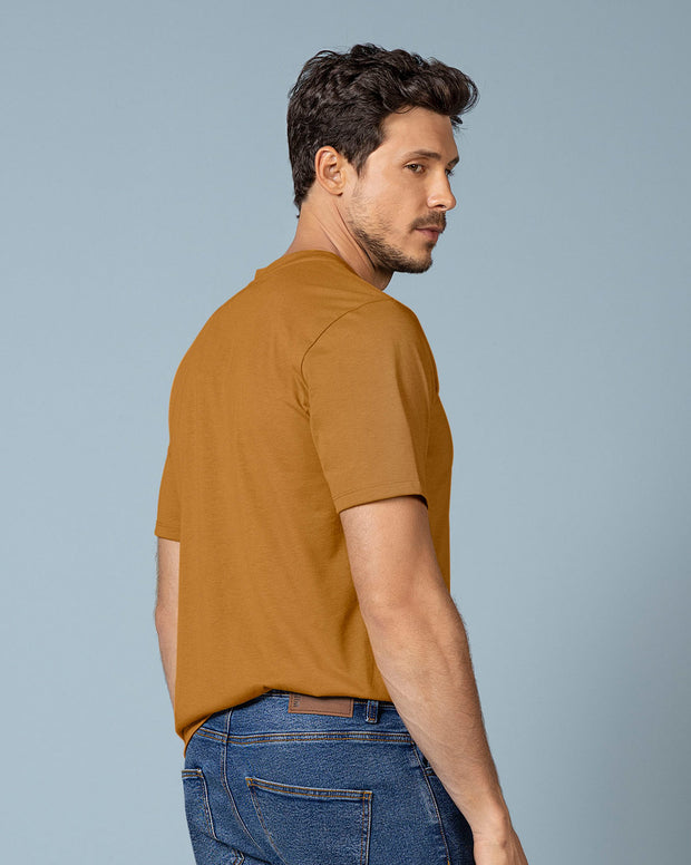 Camiseta manga corta con logo bordado en frente