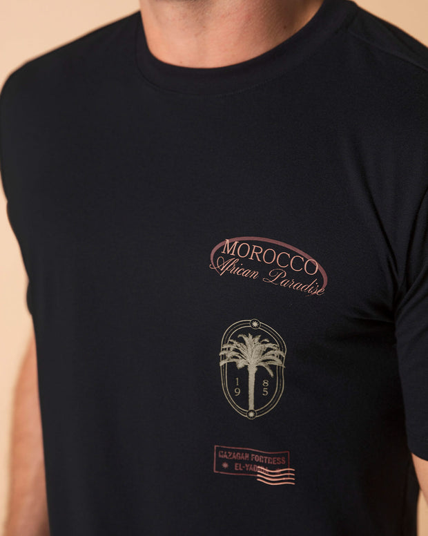 Camiseta manga corta con estampado localizado y cuello redondo