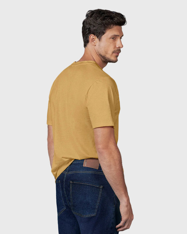 Camiseta manga corta con estampado localizado y cuello redondo
