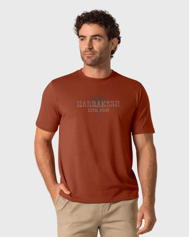 Camiseta manga corta con estampado localizado y cuello redondo