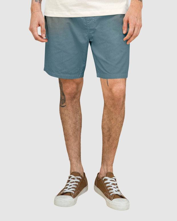 Bermuda con resorte y tira para ajustar en cintura