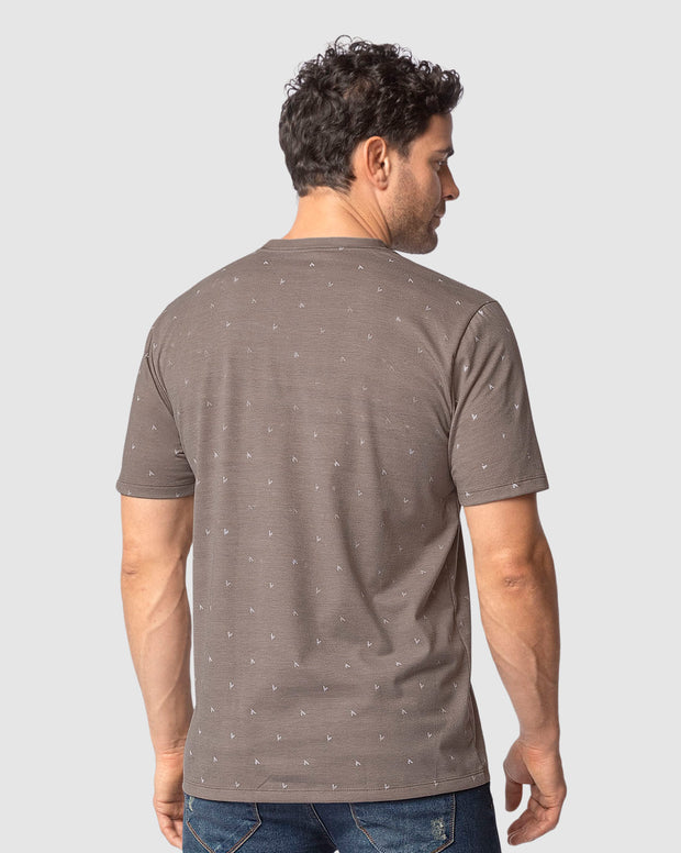 Camiseta manga corta con estampado continuo