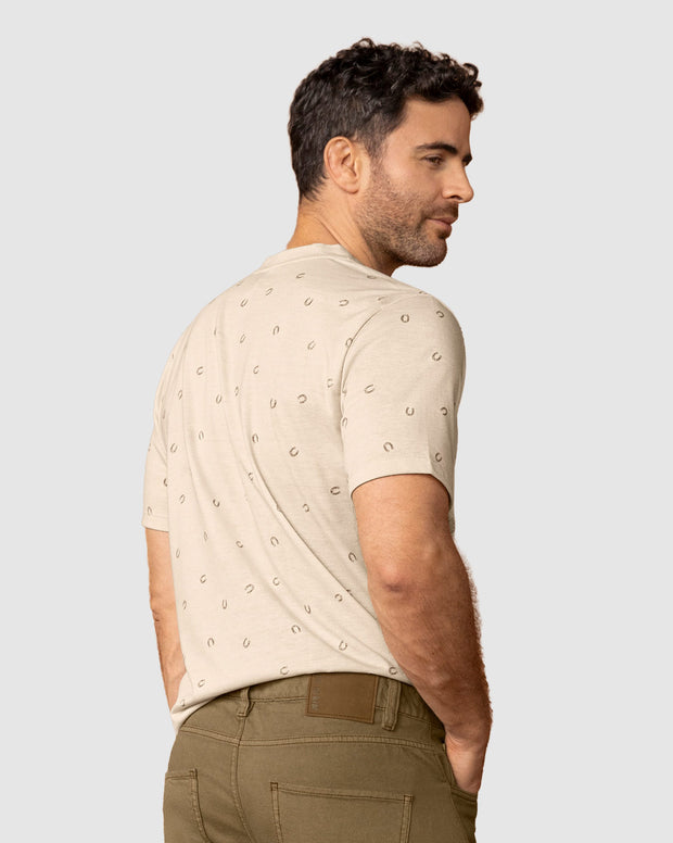 Camiseta manga corta con estampado continuo