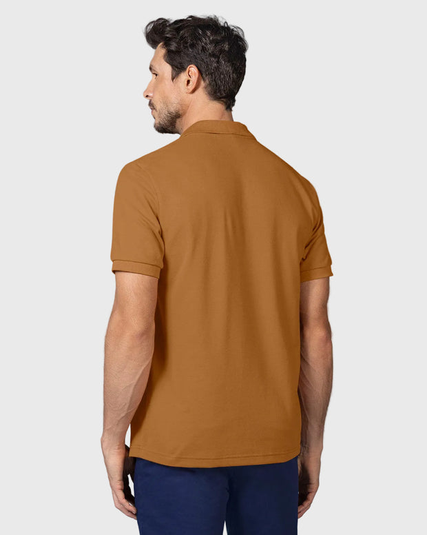Camiseta tipo polo con aplique bordado