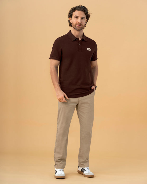 Camiseta tipo polo con aplique bordado