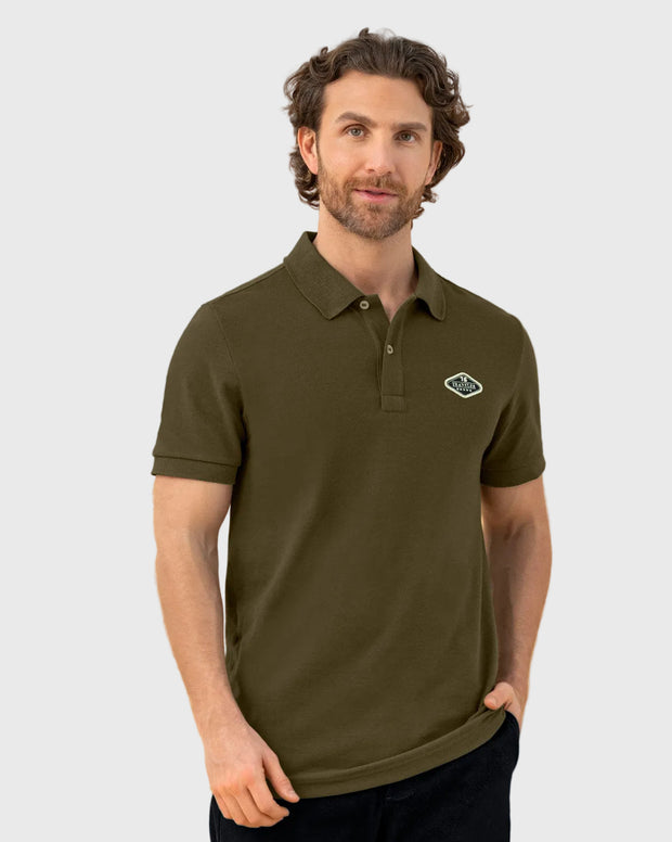 Camiseta tipo polo con aplique bordado