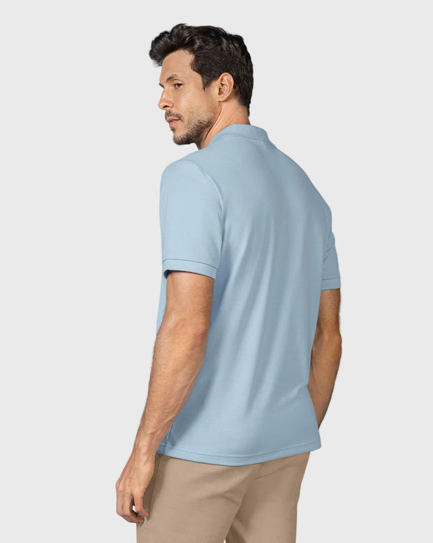 Camiseta tipo polo con aplique bordado