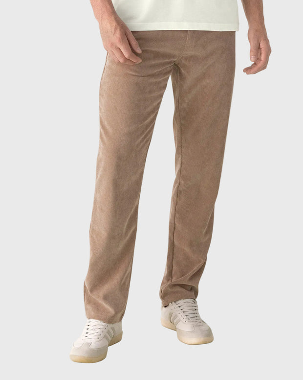 Pantalón masculino bota recta en corduroy