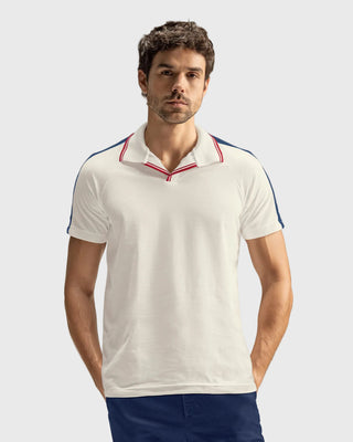 Camiseta tipo polo con cuello sport y detalles en contraste#color_000-blanco