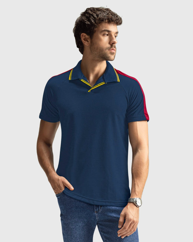 Camiseta tipo polo con cuello sport y detalles en contraste