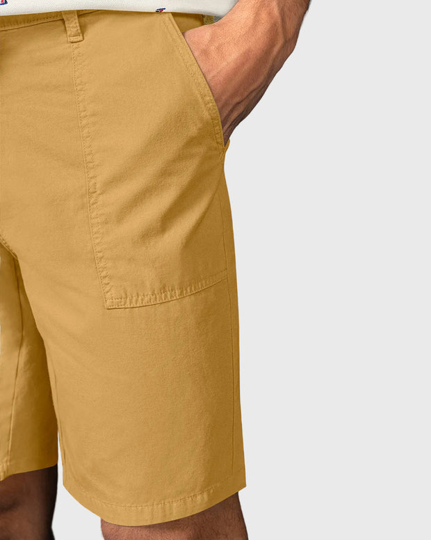 Bermuda con bolsillos de parche