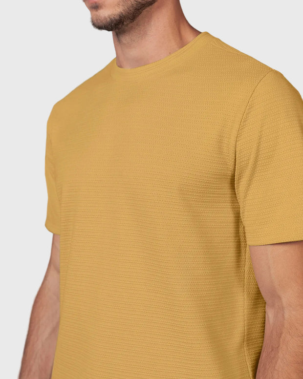 Camiseta manga corta básica en tela especial con textura