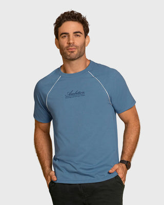 Camiseta manga corta con detalle en contraste y estampado localizado#color_024-azul-medio