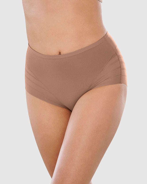 Panty faja clásico con control moderado de abdomen y bandas en tul