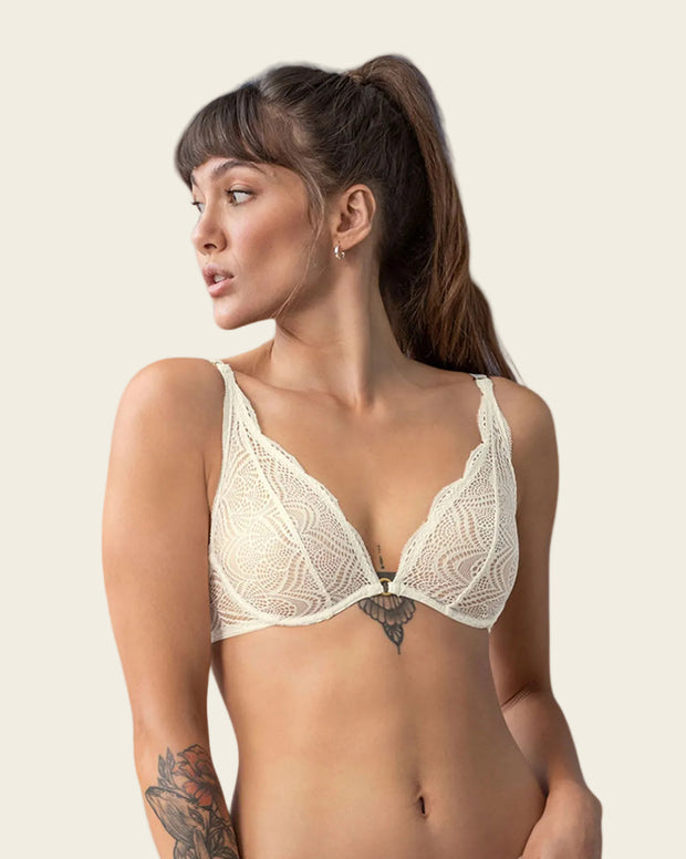 Bralette en encaje con transparencias y arco