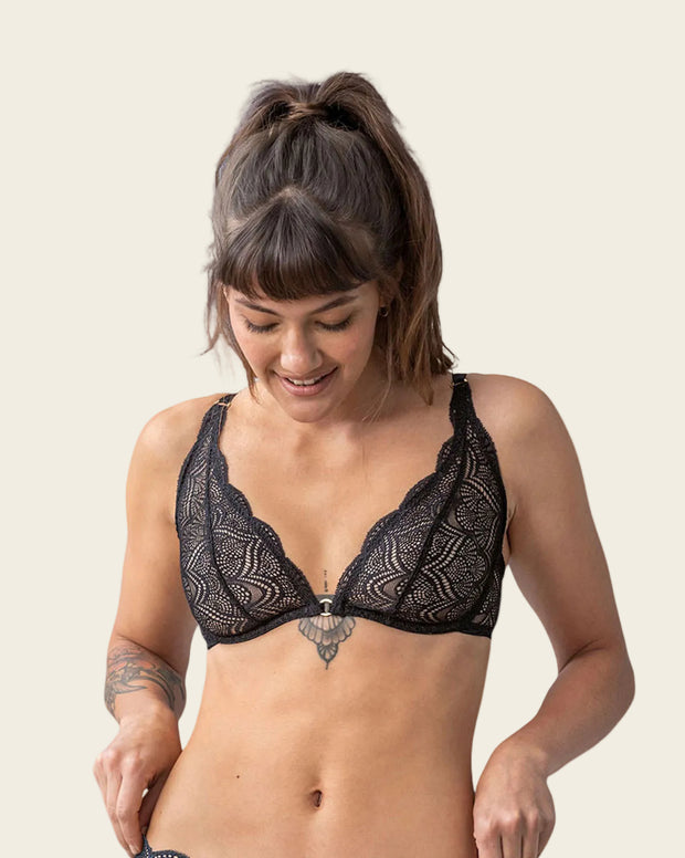 Bralette en encaje con transparencias y arco