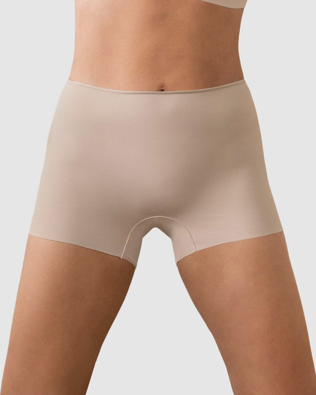 Panty tipo bóxer efecto invisible en piernas