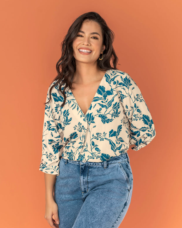 Blusa manga 3/4 con charretera no funcional