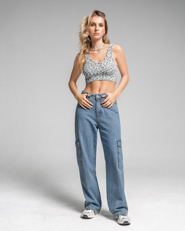 Jeans bota ancha con bolsillos laterales funcionales