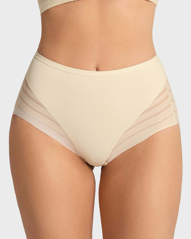 Panty faja clásico con control moderado de abdomen y bandas en tul