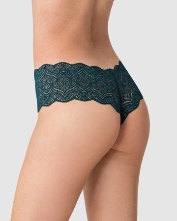 Panty estilo cachetero en encaje con transparencias y bordes redondeados#color_660-verde-oscuro