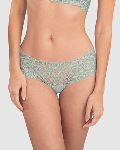Panty estilo cachetero en encaje con transparencias y bordes redondeados#color_737-menta