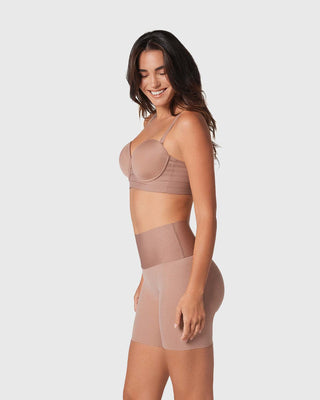 Short de control moderado aspecto invisible con fajón antideslizante#color_857-cafe