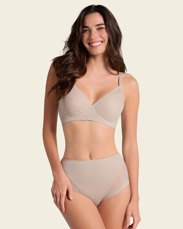 Panty faja clásico invisible con transparencias en glúteos y laterales