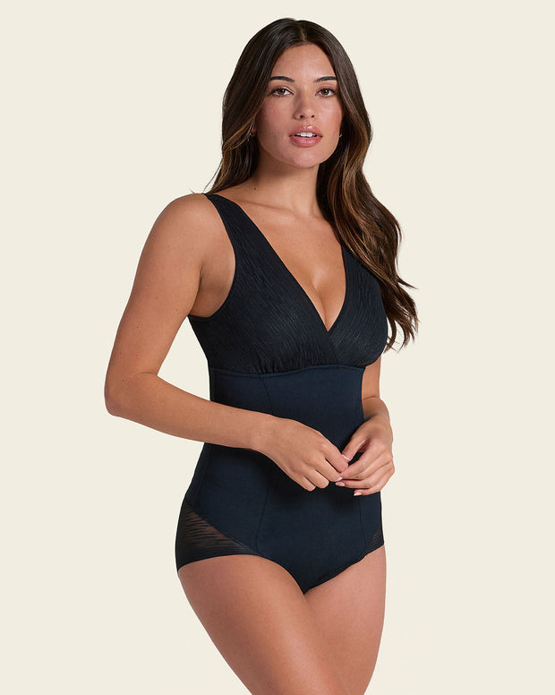 Faja tipo body con bralette incorporado con control de abdomen