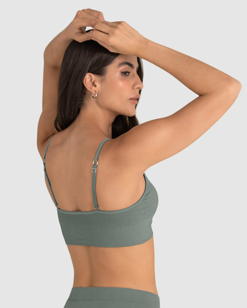Top en tecnología seamless con textura acanalada Natural Comfort#color_198-verde-empolvado
