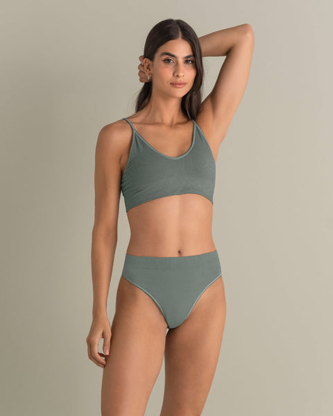 Top en tecnología seamless con textura acanalada Natural Comfort#color_198-verde-empolvado