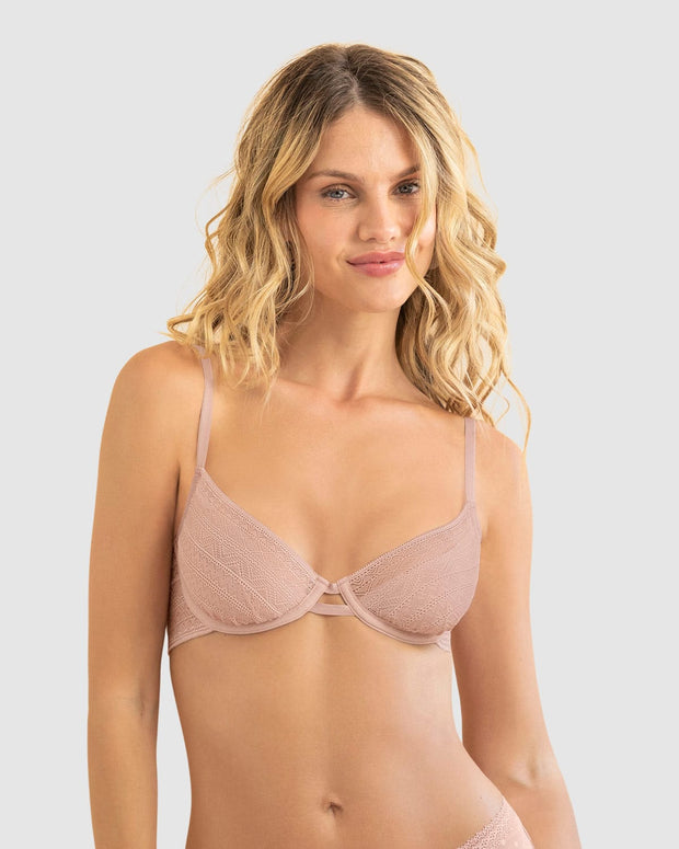 Bralette con arco en encaje liviano y suave