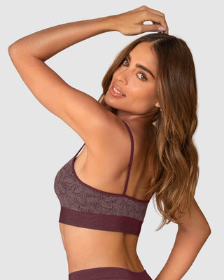 Top en animal print ultraligero en tecnología seamless#color_a97-vinotinto-estampado