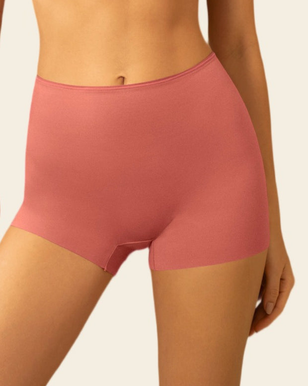 Panty tipo bóxer efecto invisible en piernas