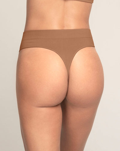 Brasilera tiro alto en tecnología seamless#color_640-cafe-medio