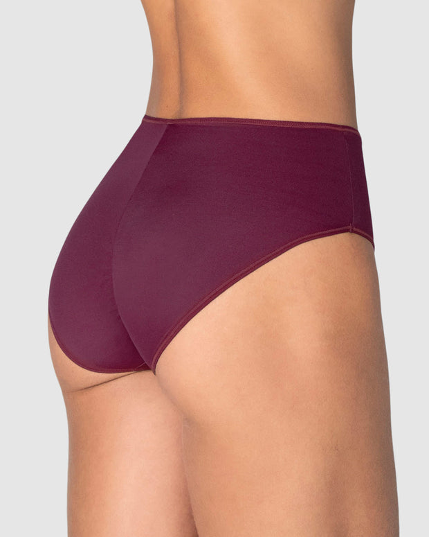 Panty clásico alto en pierna con control moderado en el abdomen