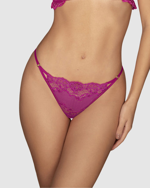 Tanga brasilera en encaje ligera y cómoda#color_946-fucsia-fuerte