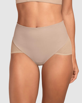 Panty clásico de control fuerte en abdomen, glúteos en tul#color_802-cafe-claro