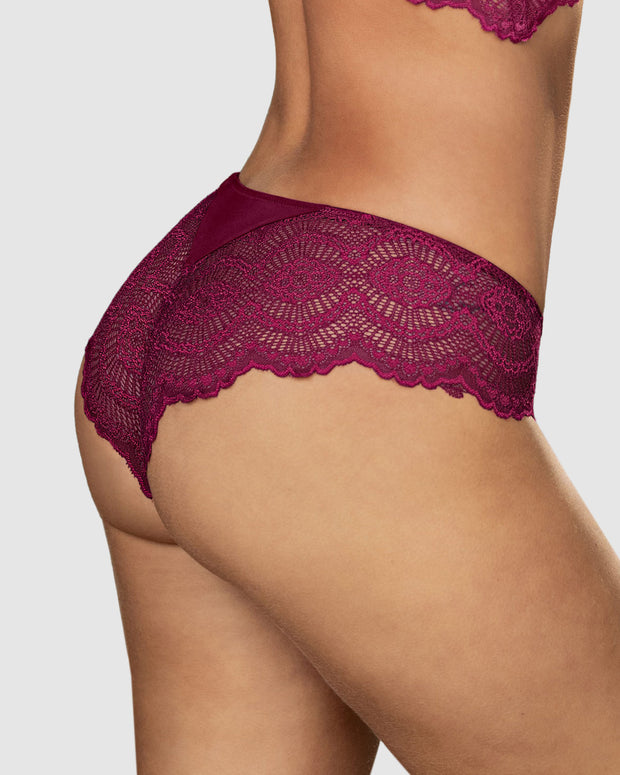Panty cachetero, en tela lisa y encaje