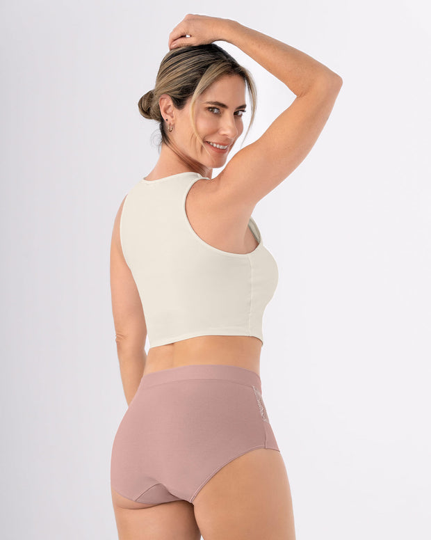 Panty clásico con detalles laterales en encaje