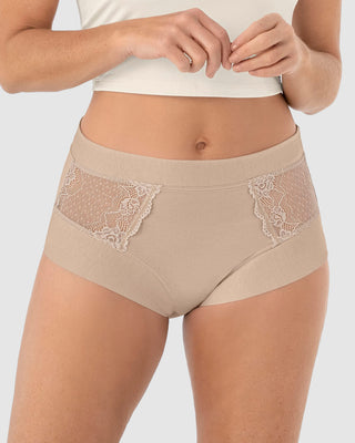 Panty clásico con detalles laterales en encaje#color_802-cafe-claro