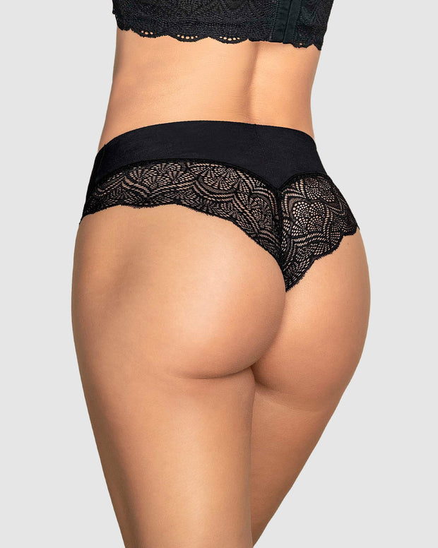 Cachetero tiro alto, liso y encaje