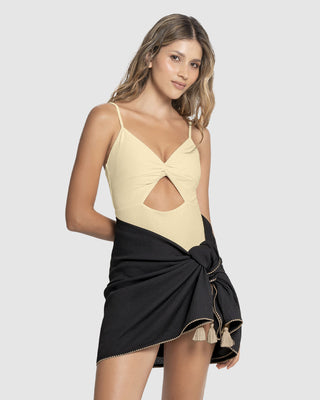 Pareo rectangular multiusos con borlas en las puntas#color_700-negro